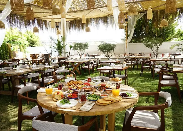 Albeon Luxury Hotel - Alacati מלון אלאקאטי