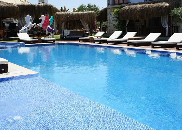 מלון Albeon Luxury Hotel - Alacati 4*