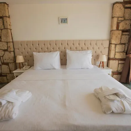 Отель Albeon Luxury Hotel - Alacati 4*